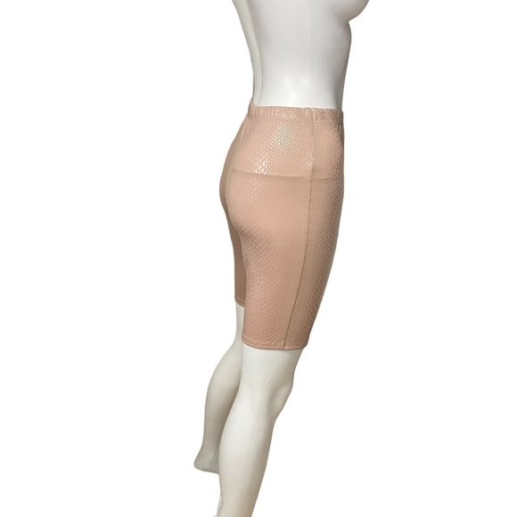 Elastic Waist Solid Biker Shorts Animal Print
New - Picture 5 of 6